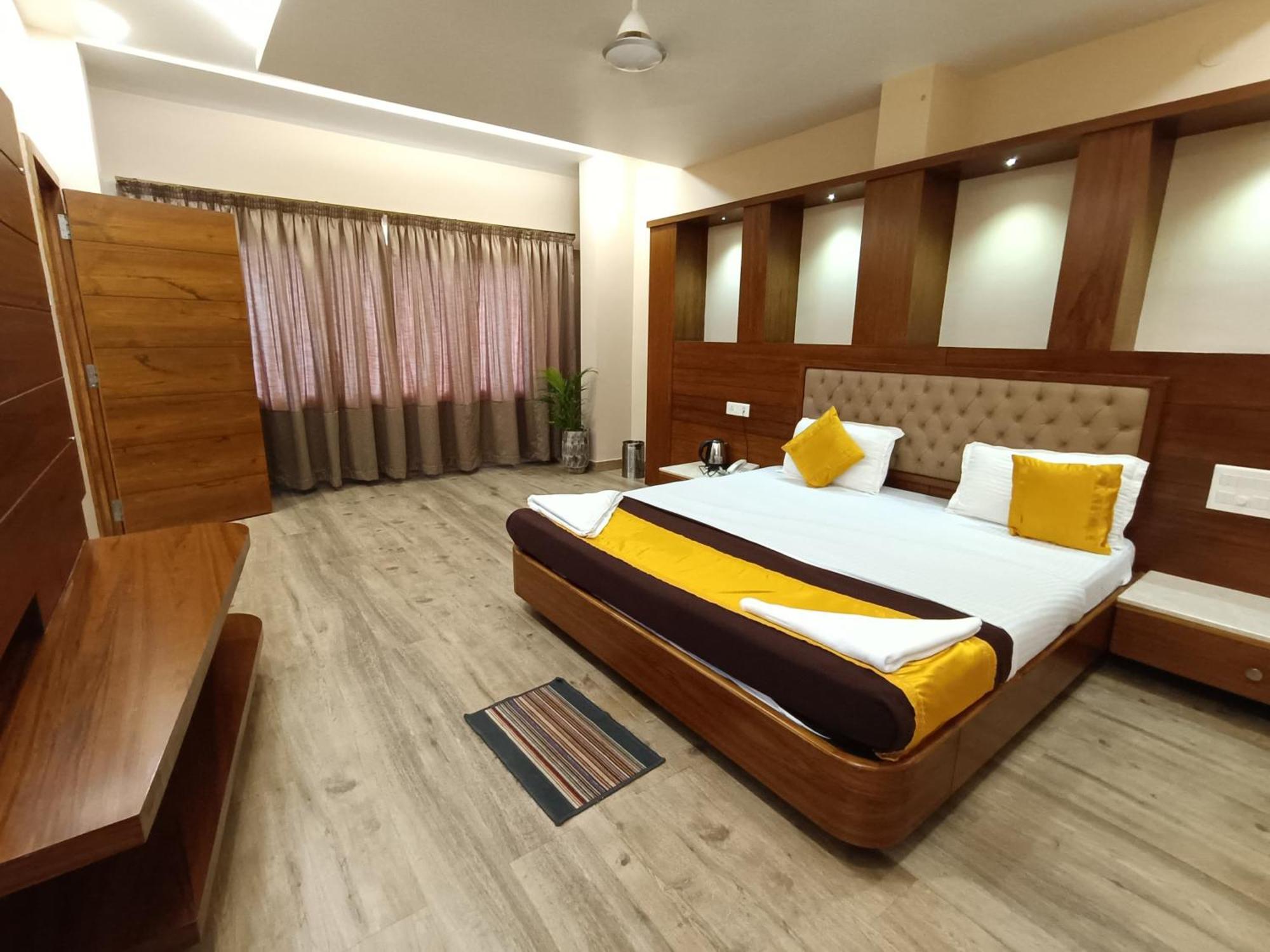Hotel Mayura Residency Subrahmanya Eksteriør billede
